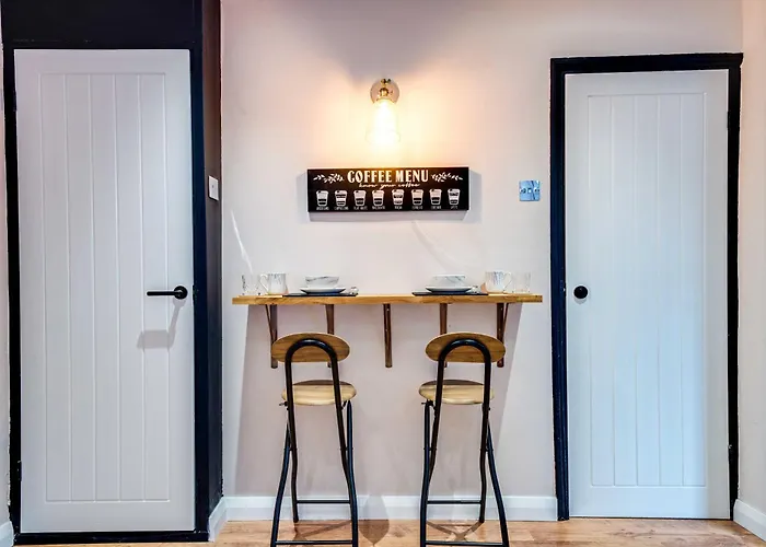 Stylish Victorian House, Close To City Centre